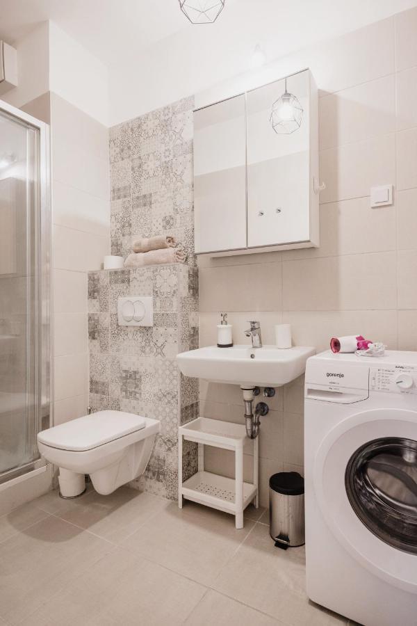 Stylish And Cozy Studio In The Heart Of The City Budapeste Exterior foto