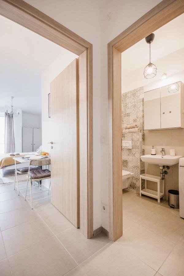 Stylish And Cozy Studio In The Heart Of The City Budapeste Exterior foto