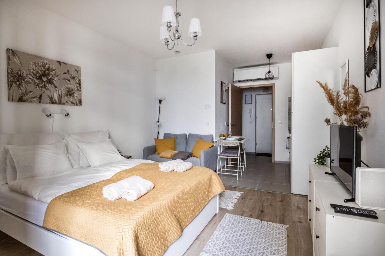 Stylish And Cozy Studio In The Heart Of The City Budapeste Exterior foto