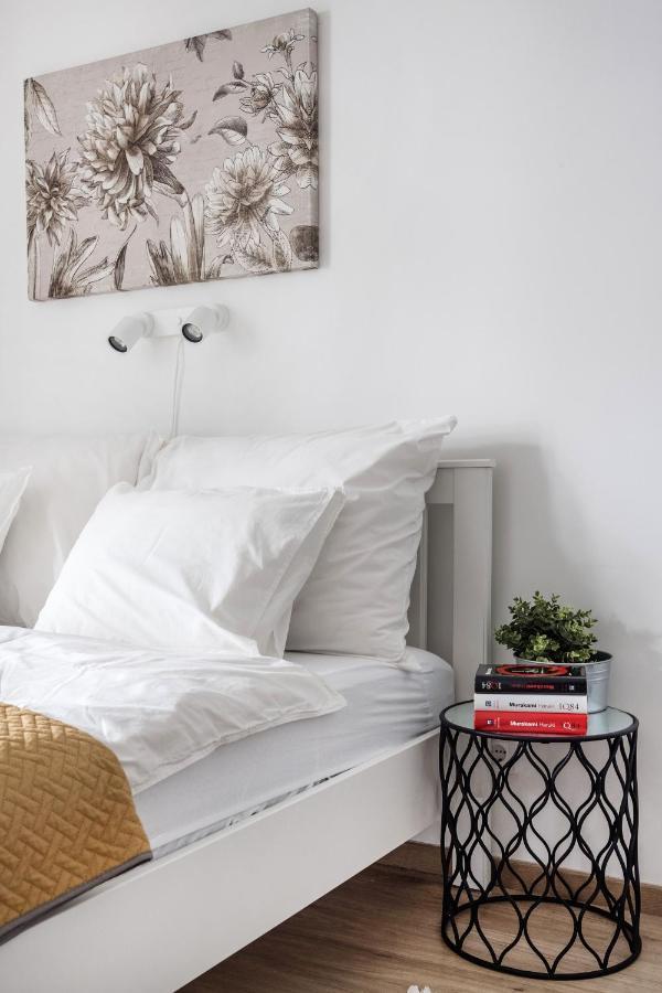Stylish And Cozy Studio In The Heart Of The City Budapeste Exterior foto